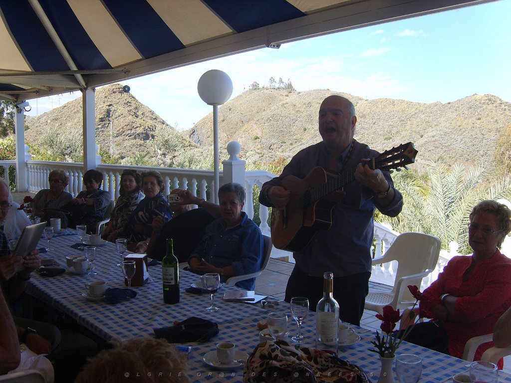 UN MECHOUI AVEC LES AMIS PN D ANDALOUSIE 9 05 2013 A MOJACA (49).JPG -  